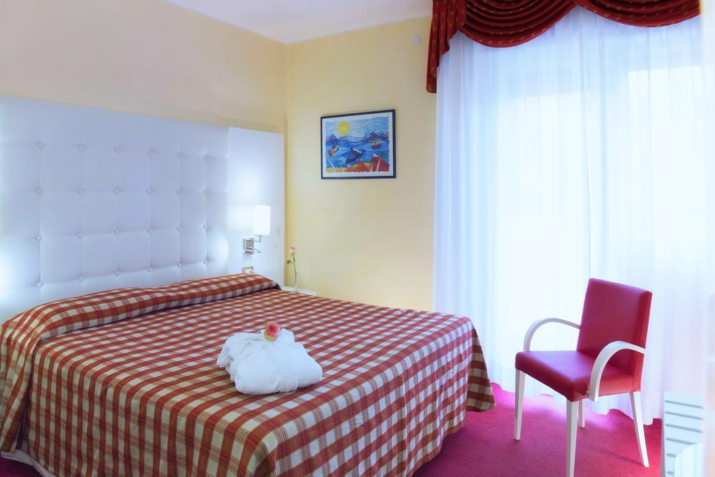 Hotel Arizona Lignano Sabbiadoro Extérieur photo